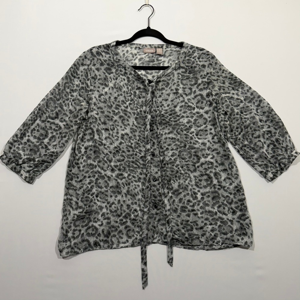 Chicos Chiffon Blouse Women 1 M Gray Leopard Print Tie Neck Button Up 3/4 Sleeve